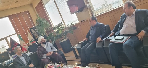 جلسه فرماندار و امام جمعه محترم در دفتر مدیر عامل شرکت ساخت و توسعه زیر ساخت های کشور